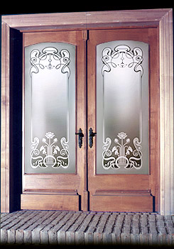 puerta con vitral de vidrio grabado
